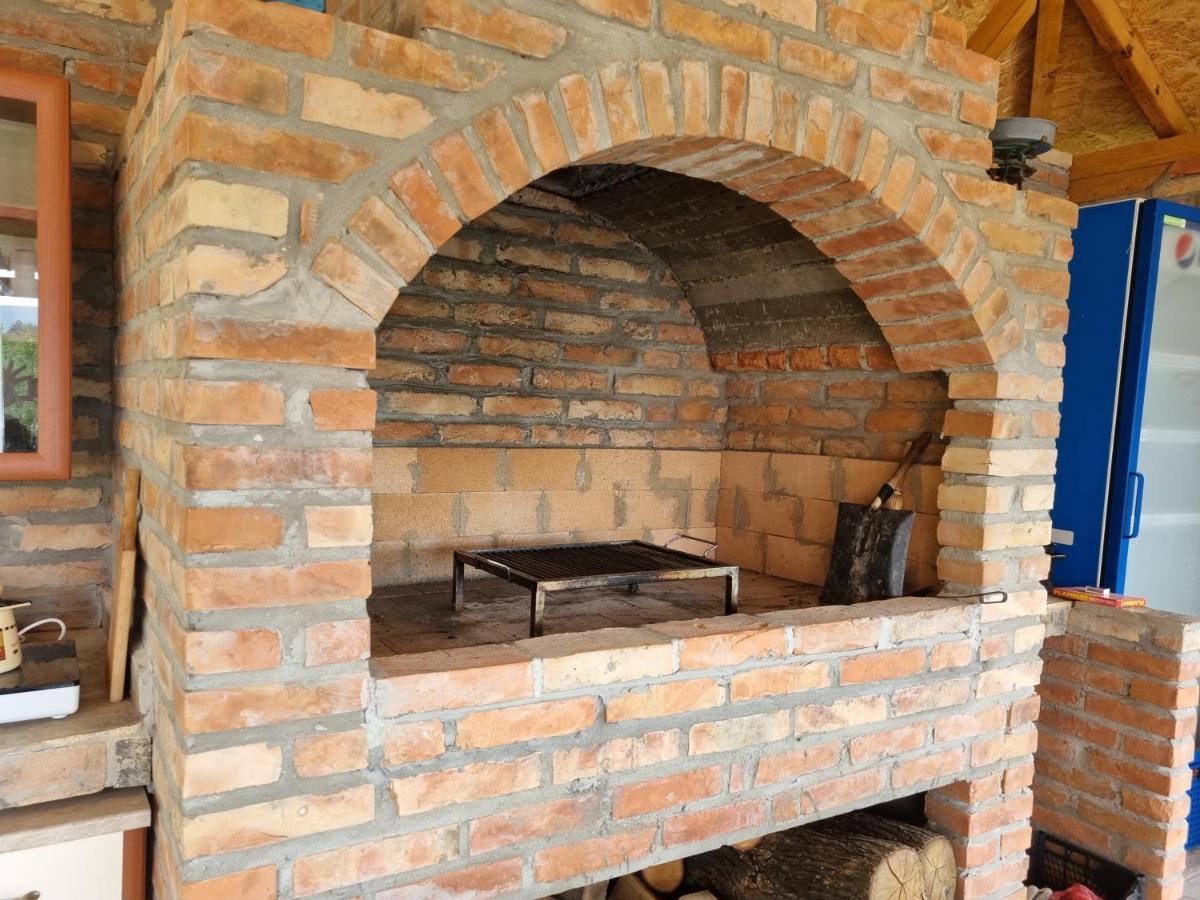 Hoopovo House Fruska Gora Villa Irig Bagian luar foto
