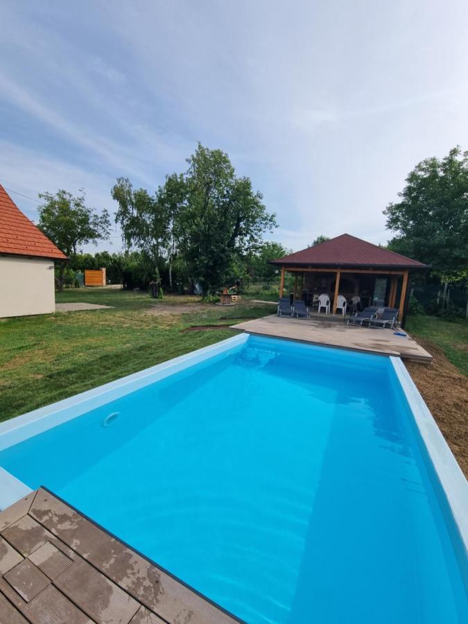Hoopovo House Fruska Gora Villa Irig Bagian luar foto